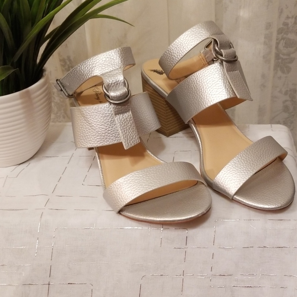 Penny Loves Kenny Sandal, 11